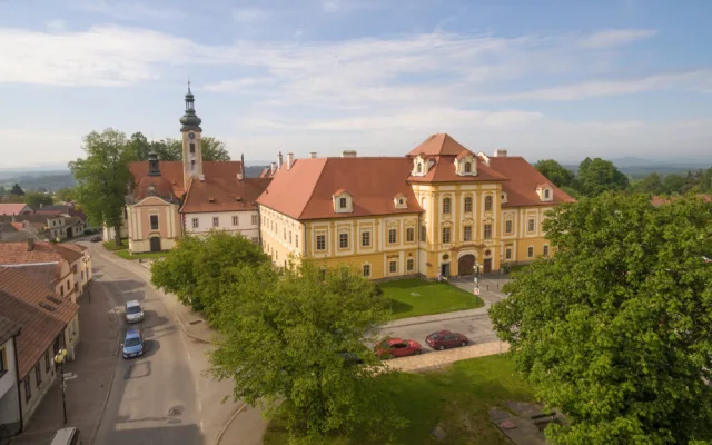 Jihočeská centrála cestovního ruchu ve spolupráci s Jihočeským krajem a nadací ČEZ připravili pro letošní rok další rozšíření sítě půjčoven elektrokol.