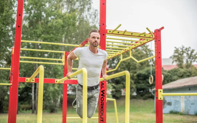Budějce mají první workoutové hřiště. otestoval ho Lukáš Zetek.