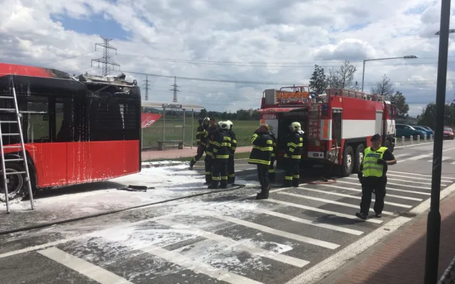 V Hrdějcích hořel autobus městské hromadné dopravy