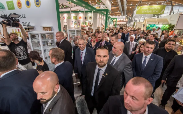 Ani letos nechyběl na slavnostním zahájení mezinárodního agrosalonu Země živitelka v Českých Budějovicích prezident České republiky Miloš Zeman.