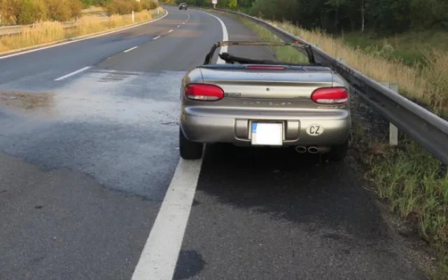 U Písku hořelo auto. Škoda se vyšplhala na dvě stě tisíc korun
