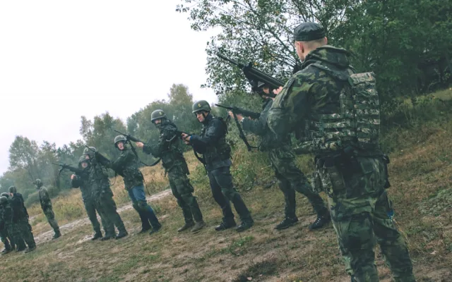 Učili se, jak manipulovat s útočnou puškou CZ 805 BREN.
