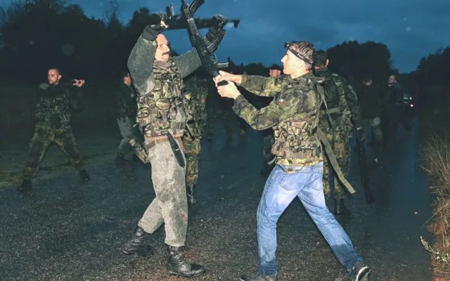 Po budíčku v pět ráno a rozcvičce následoval výcvik boje zblízka.