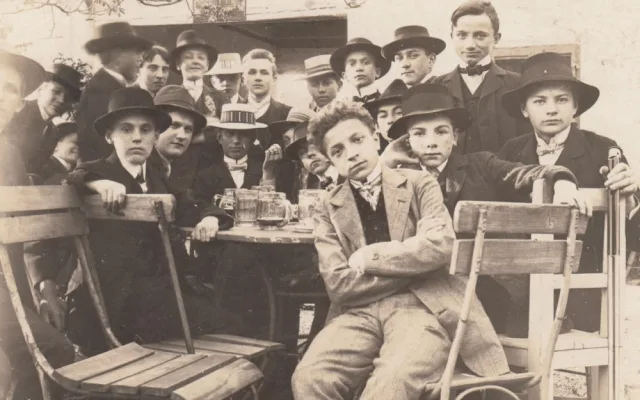 O historii budějckého gymnázia vypráví nový výstava v Jihočeském muzeu