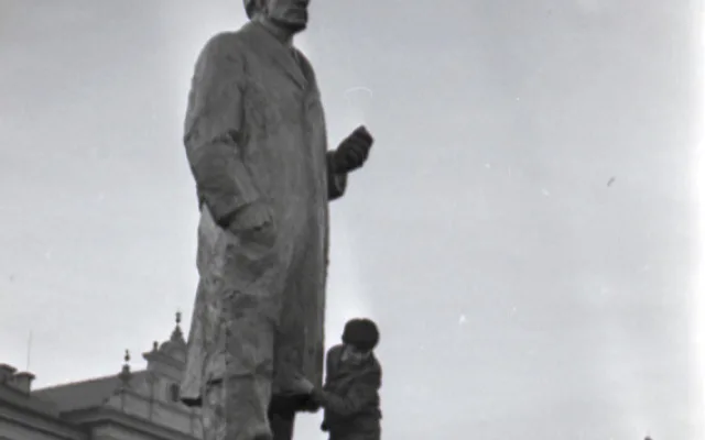 Po „sametové revoluci“ v roce 1989 se nad Vladimírem Iljičem začala stahovat mračna.