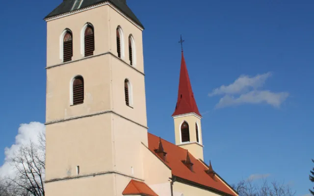 Kostel v Nákří.