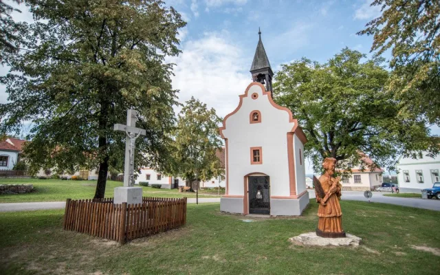Obnovenou historickou kovárnu představily Holašovice u příležitosti dvacátého výročí zapsání obce na seznam památek Unesco.
