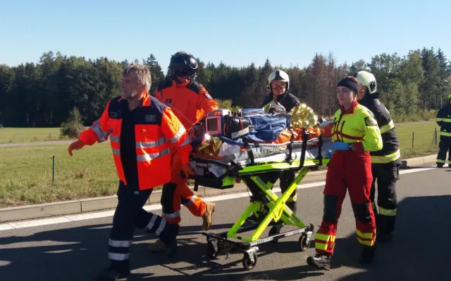 Táborští hasiči zasahovali u nehody tří aut na dálnici D3