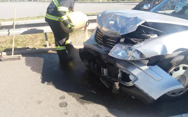 Táborští hasiči zasahovali u nehody tří aut na dálnici D3