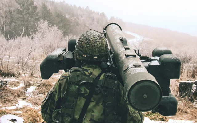 Operátoři protiletadlových raketových kompletů RBS-70 si zároveň prohloubili své znalosti v odborné přípravě.