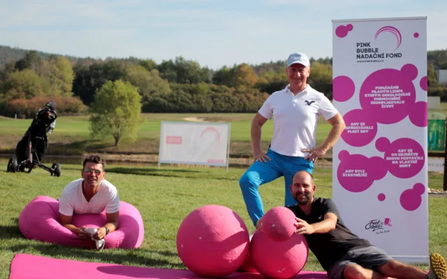Golfový turnaj pro Pink Bubble.