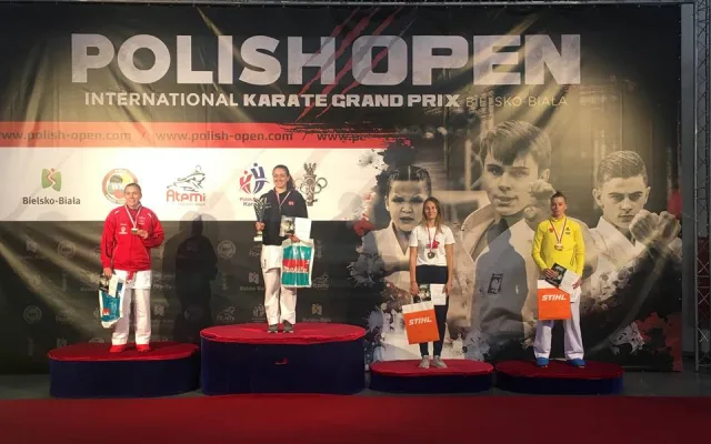 Budějcké karatistky bodovaly v Polsku. Hned tři si vezou domů medaile