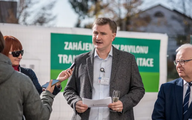 Budějcká nemocnice zahájila stavbu nového pavilonu transfuze a rehabilitace, ale i prádelny