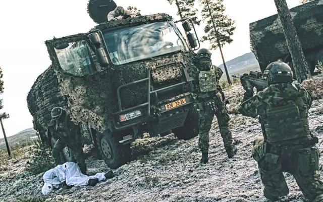Čeští vojáci ukončili na cvičení Trident Juncture 2018 zdokonalovací výcvik, jehož součástí byl mimo jiné i nácvik bojových drilů. Autor: Jana Samcová