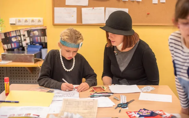 Století proletělo i budějckou montessori školou. Děti zaujaly bony