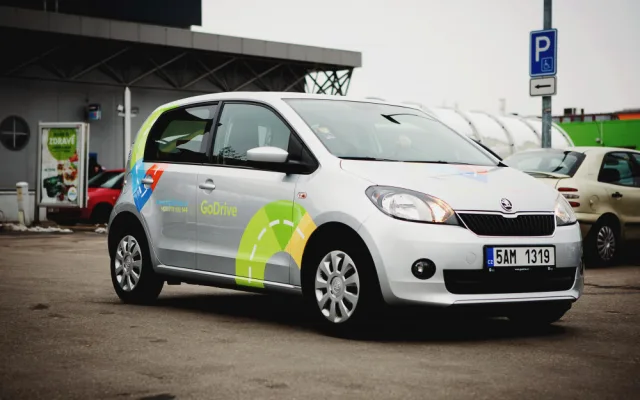 Budějce mají carsharing, ke kterému stačí pouze registrace na mobilu