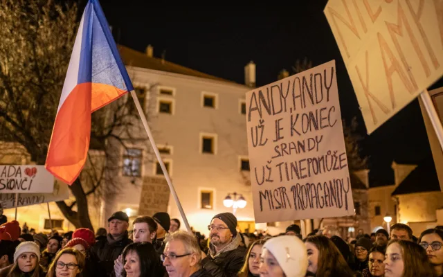I v Budějcích si lidé připomněli Den boje za svobodu a demokracii