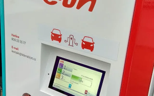 U Globusu ode dneška funguje první dobíječka pro elektromobily v Budějcích