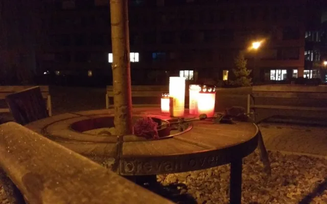 Lavička Václava Havla v kampusu Jihočeské univerzity
