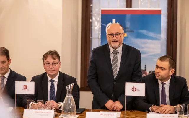 Smlouva je podepsaná. Teplo do Budějc bude posílat Temelín, stavba horkovodu začne na jaře