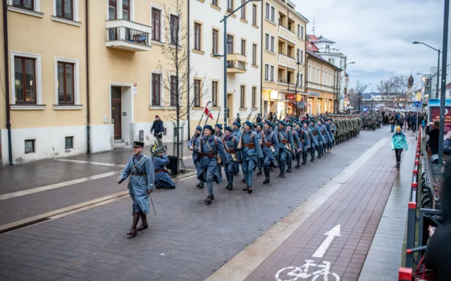 Lidé přivítali na nádraží prezidenta Masaryka. Ne všichni ho ale viděli.