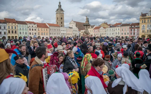 Budějckým náměstím prošel masopustní průvod