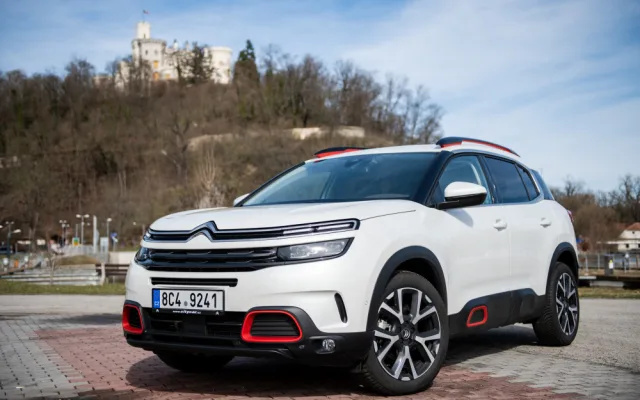 Reprezentativní a komfortní. Citroën C5 Aircross strčí do kapsy ne jedno SUV