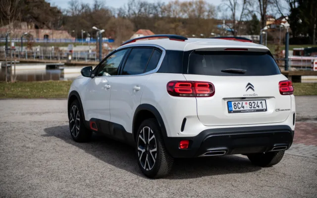 Reprezentativní a komfortní. Citroën C5 Aircross strčí do kapsy ne jedno SUV