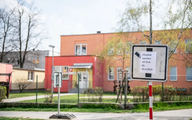 Město opraví chodníky v Dlouhé ulici. Opravy vyjdou na 635 tisíc korun
