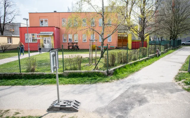 Město opraví chodníky v Dlouhé ulici. Opravy vyjdou na 635 tisíc korun