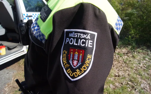 Strážníci se zapojili do akce Jehla. Po Budějcích hledali použité injekční stříkačky