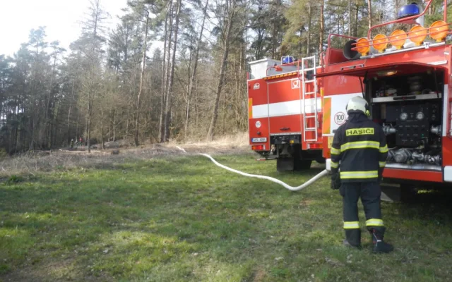 Přibývá požárů v přírodním prostředí, duben je extrémní