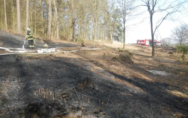 Přibývá požárů v přírodním prostředí, duben je extrémní