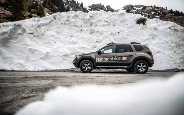 SUV nebylo nikdy dostupnější. Duster obstál na jihočeských silnicích i v rumunských horách.