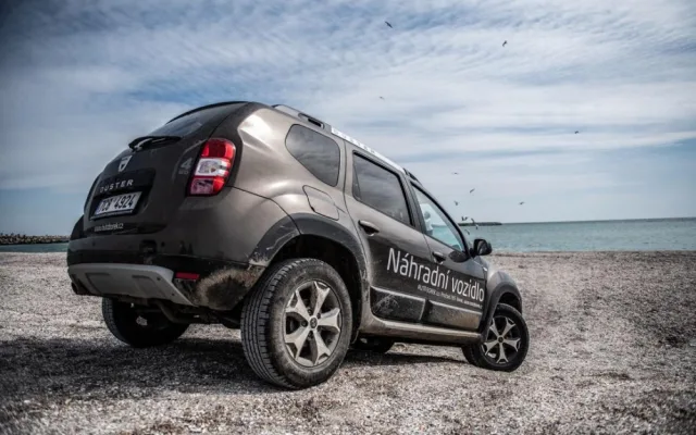 SUV nebylo nikdy dostupnější. Duster obstál na jihočeských silnicích i v rumunských horách.