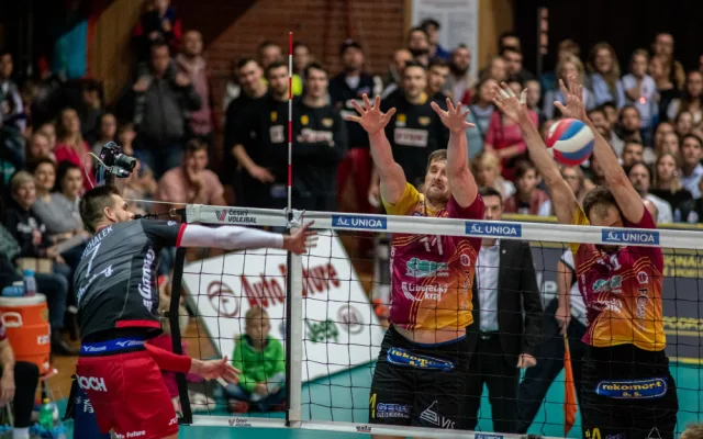 Tři tisíce fanoušků hnaly Jihostroj za titulem. Volejbalisté po dvou letech vrátili titul na domácí půdu
