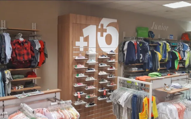 Nově otevřená prodejna s dětským oblečením Coccodrillo