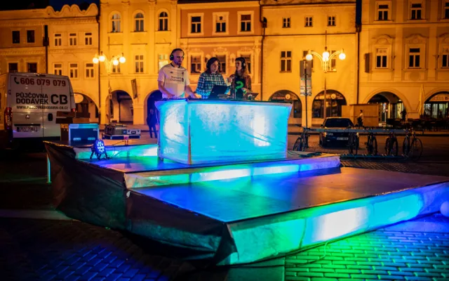 Úterní program Budějovického Majálesu nabídne cestovatelskou přednášku nebo film o alkoholismu