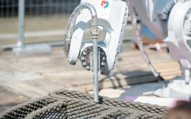 V Budějcích začal sochařský festival, sochy tiskne i robot