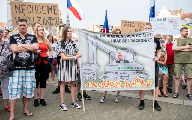 Budějcké náměstí znovu zaplnily stovky lidí