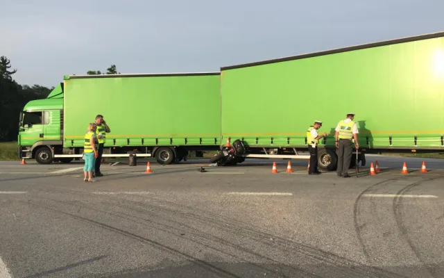 Černé úterý na jihočeských silnicích. Na Strakonicku zemřel motorkář