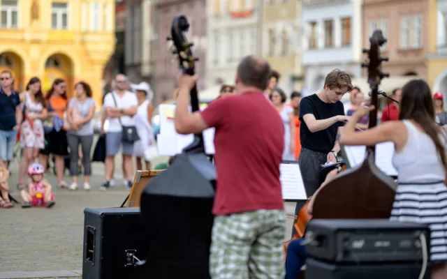 Budějce ovládnou pouliční umělci. Začal Buskers fest