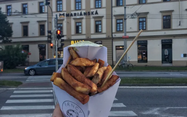 Hranolky, které v Budějcích chyběly. Znáte Faency Fries?