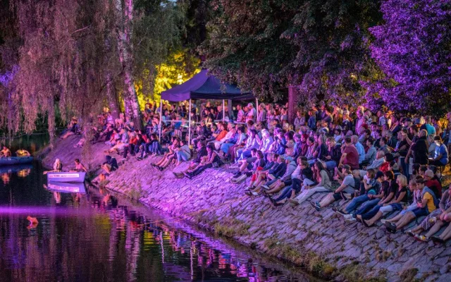 Na Slepém rameni ještě zahraje profesionální big band, a capella a Monika Absolonová
