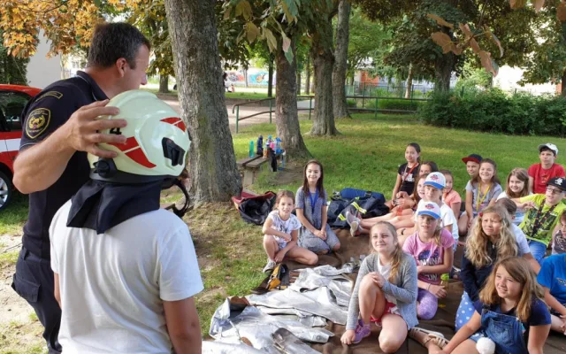 Jihočeští hasiči už pátým rokem učí děti, jak se chovat v krizových situacích