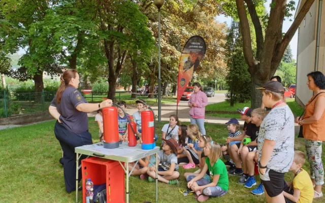 Jihočeští hasiči už pátým rokem učí děti, jak se chovat v krizových situacích
