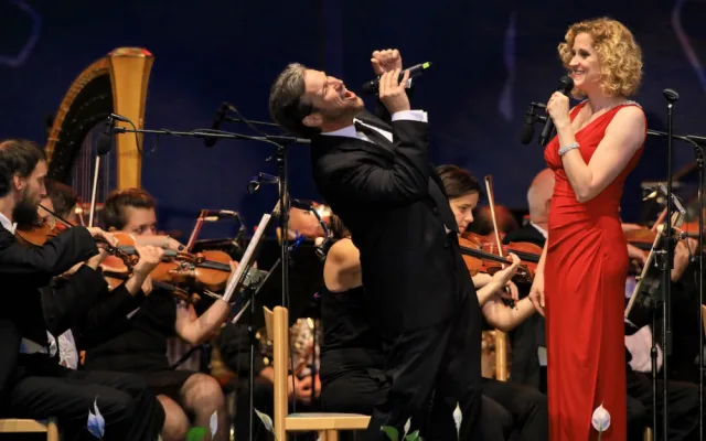 V Krumlově začíná Mezinárodní hudební festival. Nabídne Take 6, operu i film