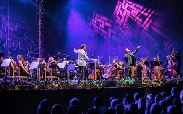 V Krumlově začíná Mezinárodní hudební festival. Nabídne Take 6, operu i film