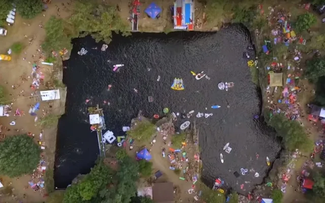 Budějckého bazénu bychom si měli vážit, říká exrémní skokan Bílý před Highjumpem