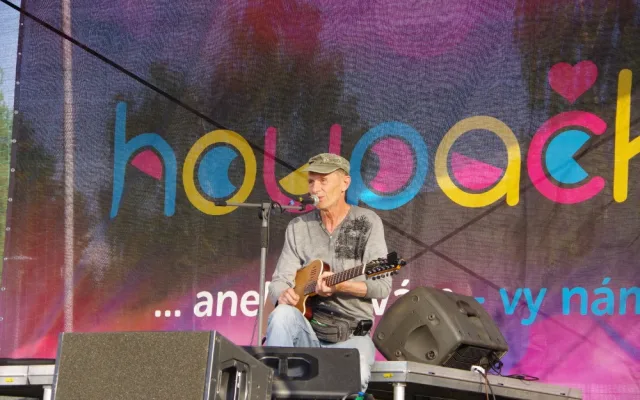 Spolek 2/4 připravuje již 7. ročník charitativního a multižánrového festivalu „HOUPAČKA 2019...aneb my vám-vy nám“.